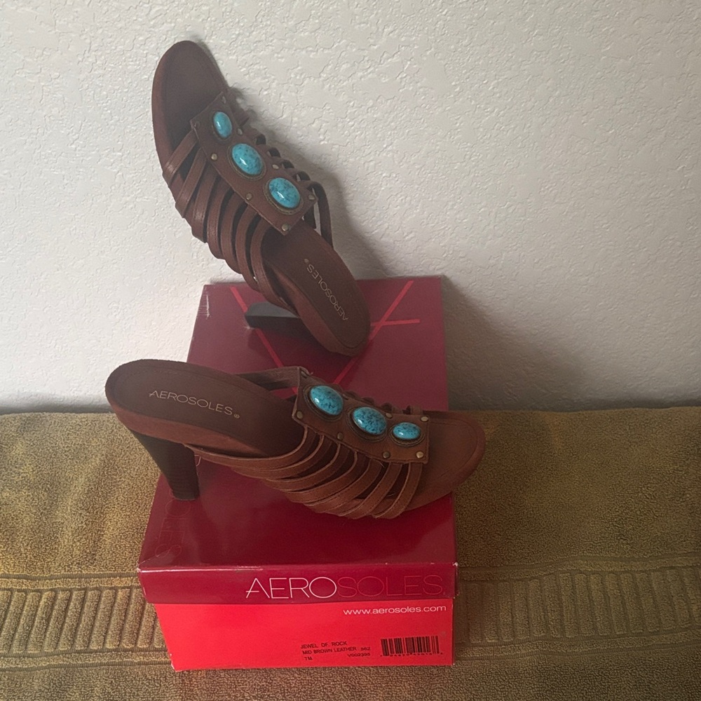 AEROSOLES Brown Sandals with Blue Accents - Picture 2 of 7